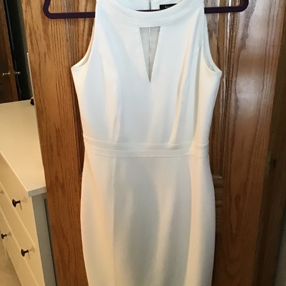 White House Dress - Picture 2 of 2